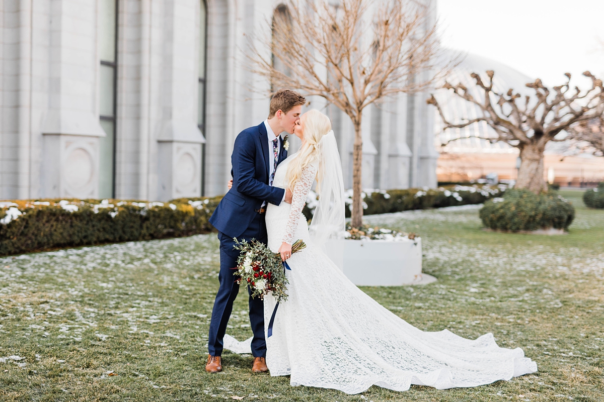 Highland Gardens Winter Wedding Full Of Family Traditions And Fun