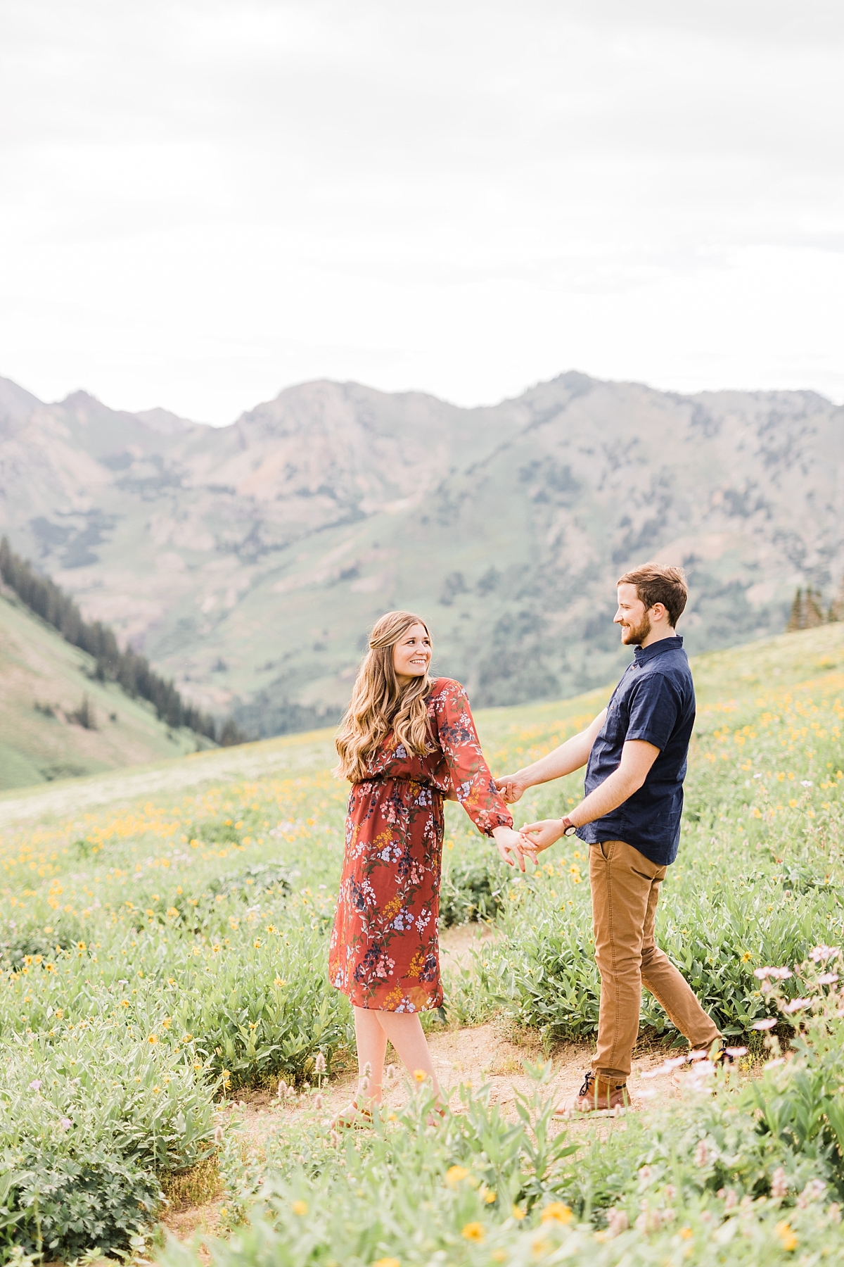 engagement photos in Utah, engagement photography, fall outfits, what to wear for engagement photos, how to know if he's the one, 10 talks to read to know if he is the one