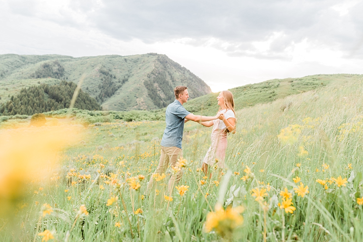 Utah engagement photographer, Epic Utah engagement location, Photography by Tasha Rose, Utah wedding photographer, what to wear for engagement pictures