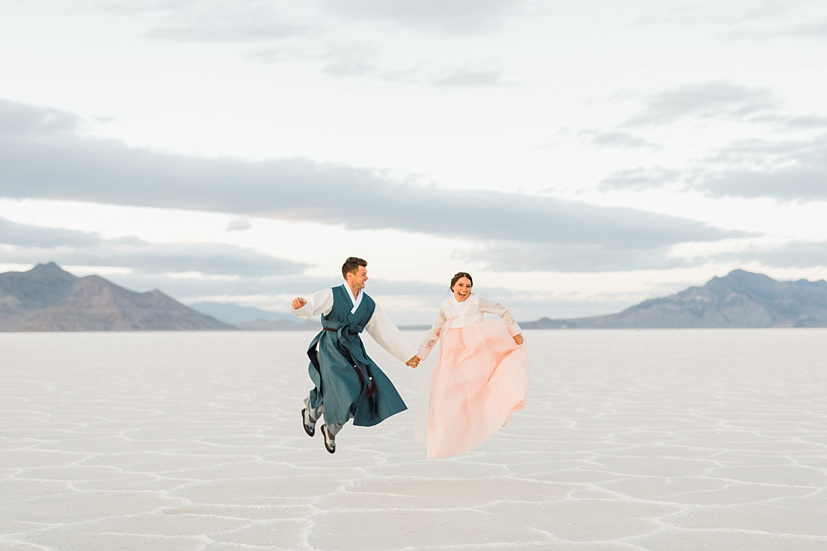 Bonneville Salt Flat bride & groom